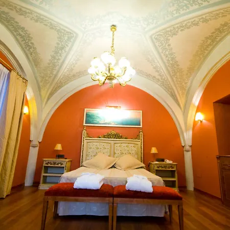 Palacio De La Magdalena 4*