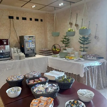 Hotel Palacio De La Magdalena 4*