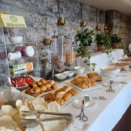 Otel Palacio De La Magdalena 4*