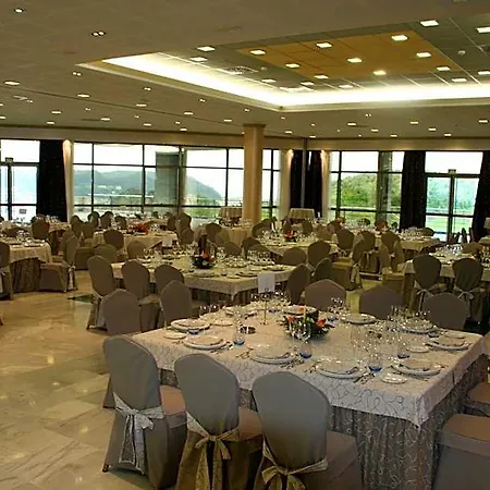 Palacio De La Magdalena 4*