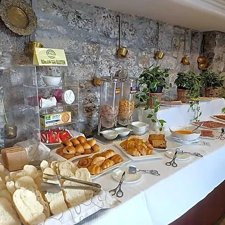 호텔 Palacio De La Magdalena 4*