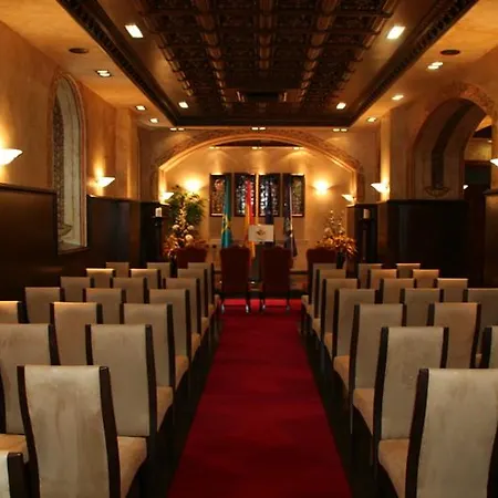 Palacio De La Magdalena Otel