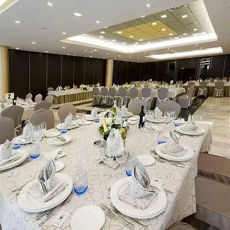 Palacio De La Magdalena 4*