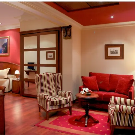 Palacio De La Magdalena 4*