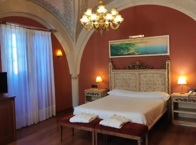 Palacio De La Magdalena 4*