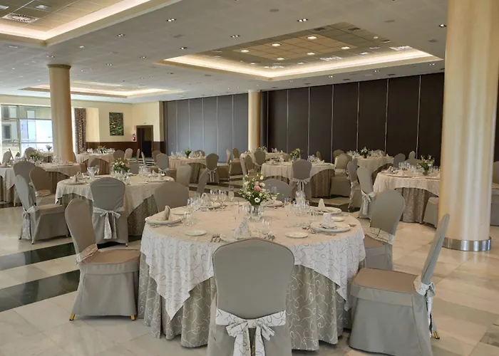 Hotel Palacio De La Magdalena 4*